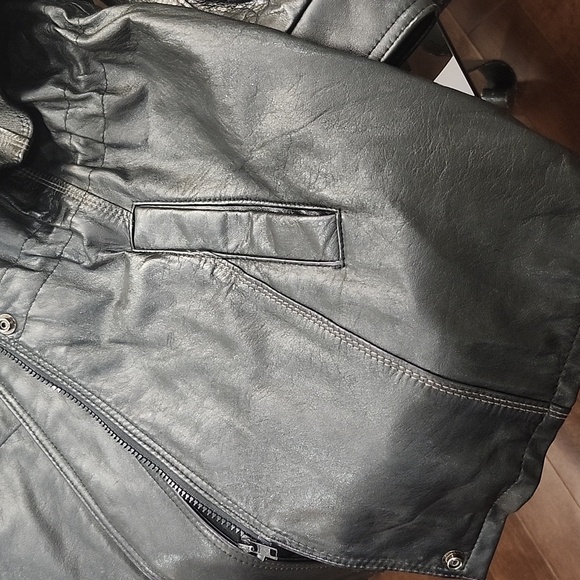 The Old Mill Canada Women's Black Leather Jacket with FOX Fur Trim MEDIUM - Picture 12 of 16